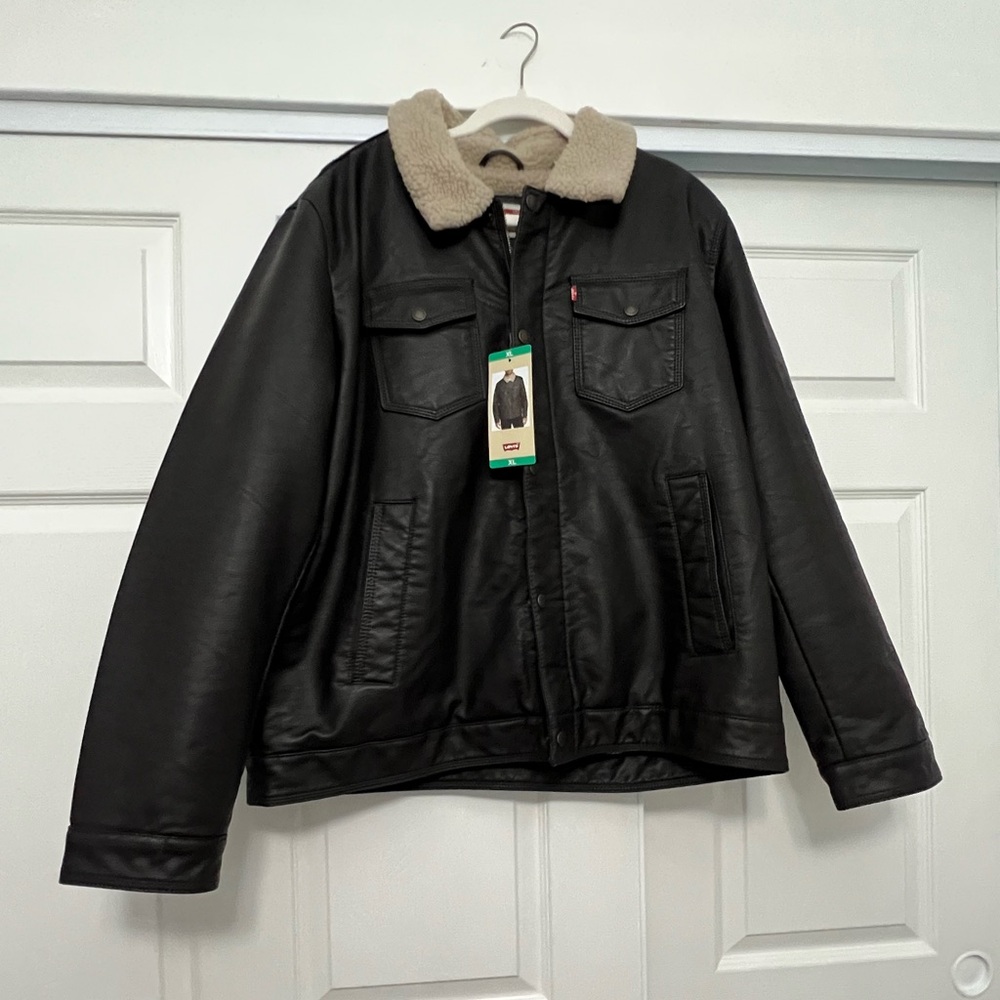 Brown Leather Levi’s Jacket with Sherpa Inside